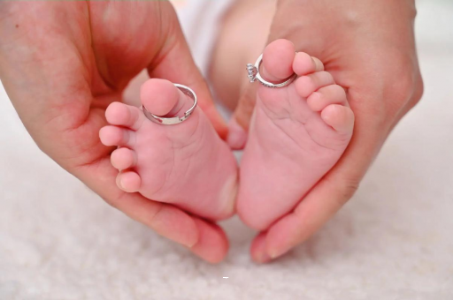 安顺宝宝吃奶呕吐